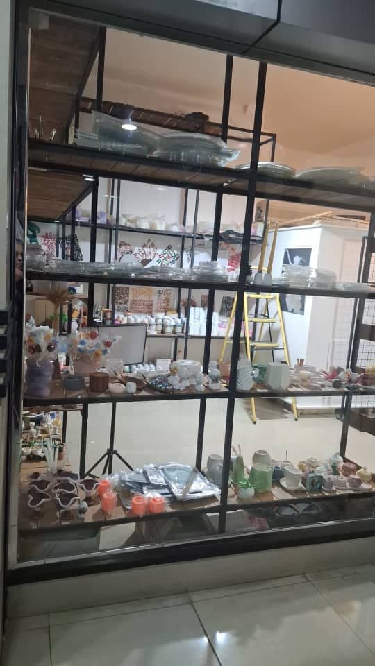 تهاتر مغازه در انوری با مغازه یا آپارتمان در صدرا .آرین.  بزن